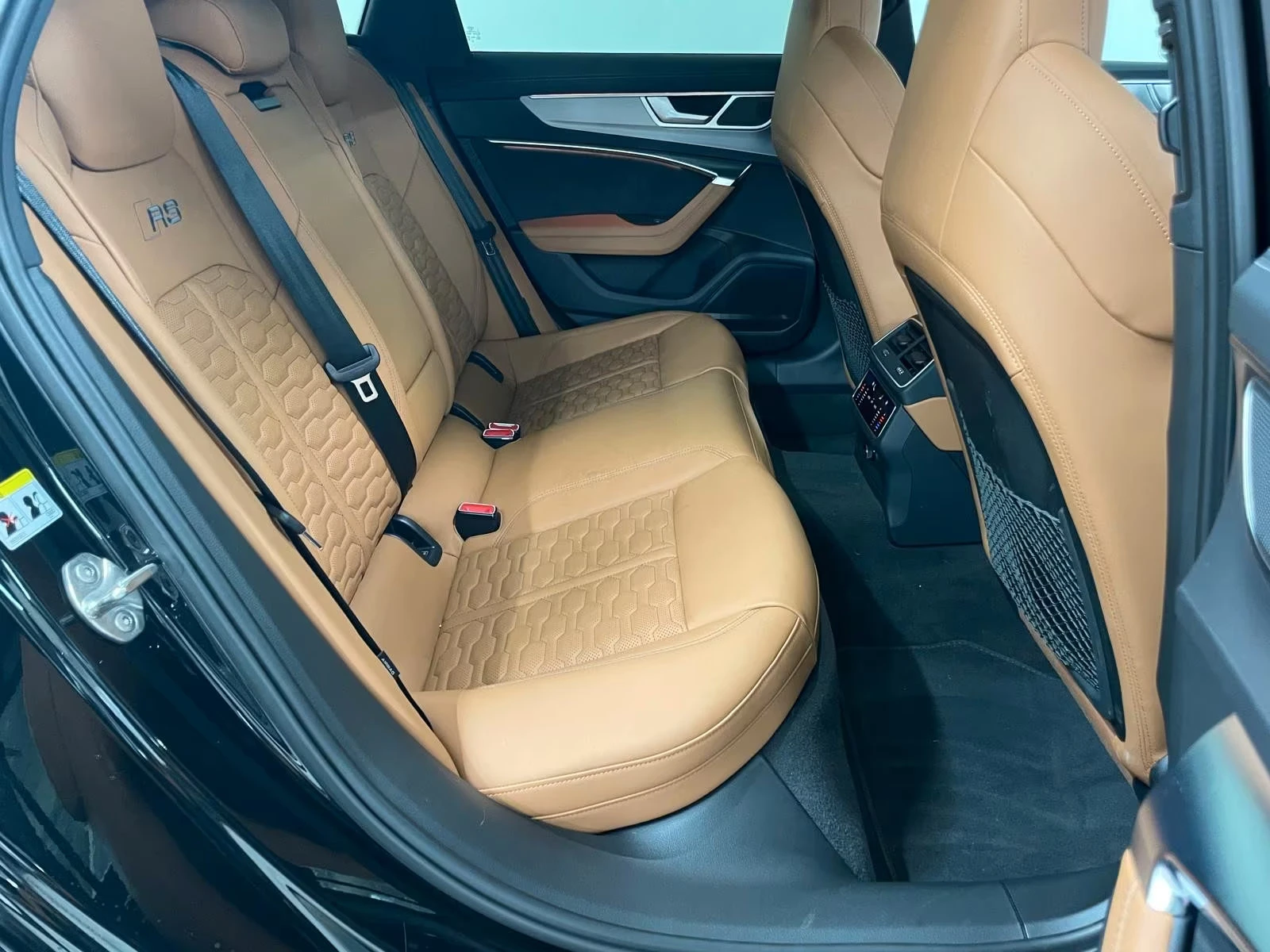 Audi Rs6 4.0TFSI/600HP/AVANT/CERAMIC/PANO/B&O/360/966g, снимка 12 - Автомобили и джипове - 53948777