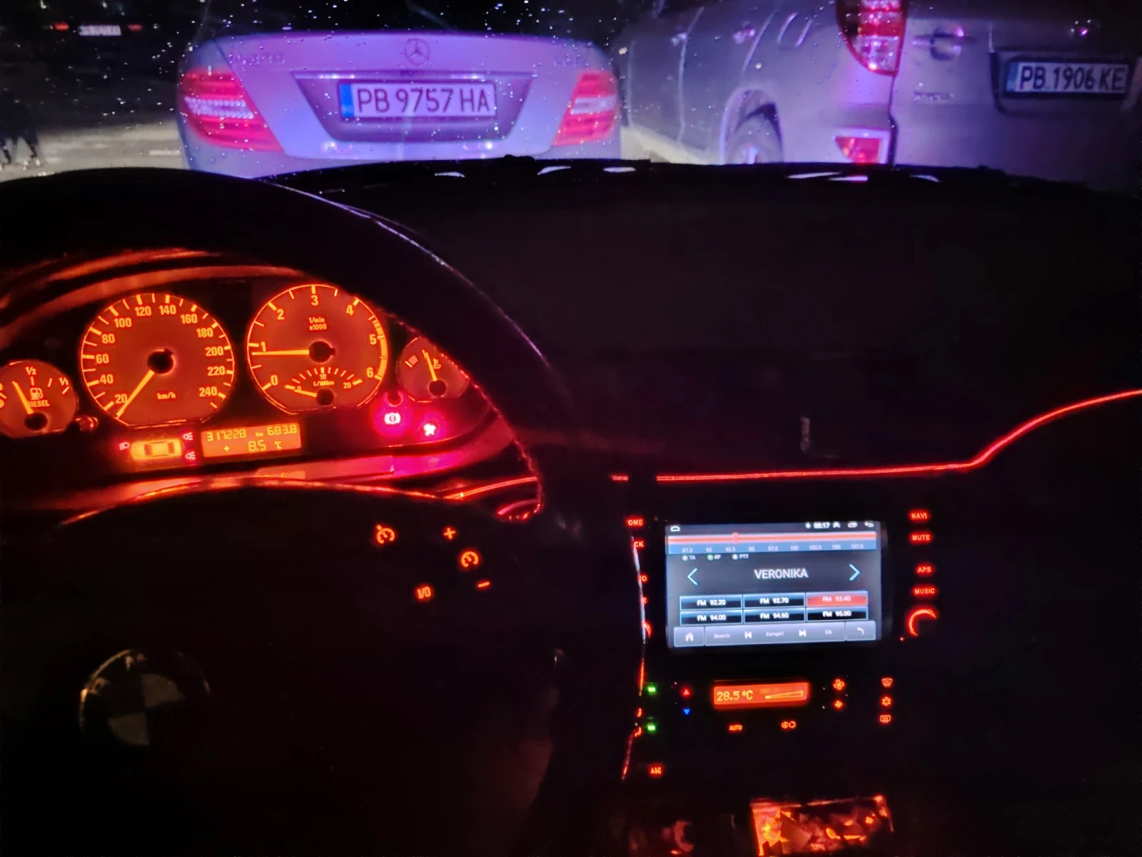 BMW 320, снимка 9 - Автомобили и джипове - 53957065