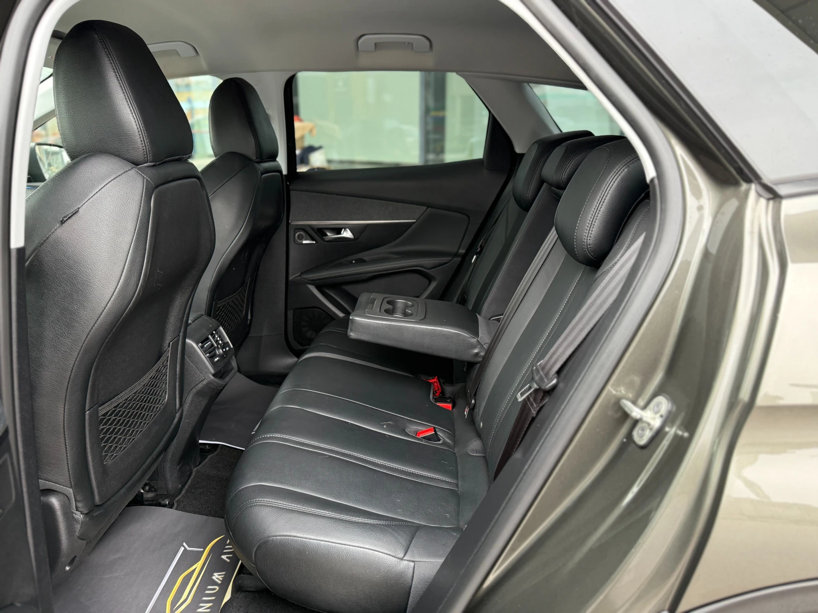 Peugeot 3008 6 МЕСЕЦА ГАРАНЦИЯ/GT Line 1.2i 130к.с Кожа/Подгрев, снимка 9 - Автомобили и джипове - 54081550