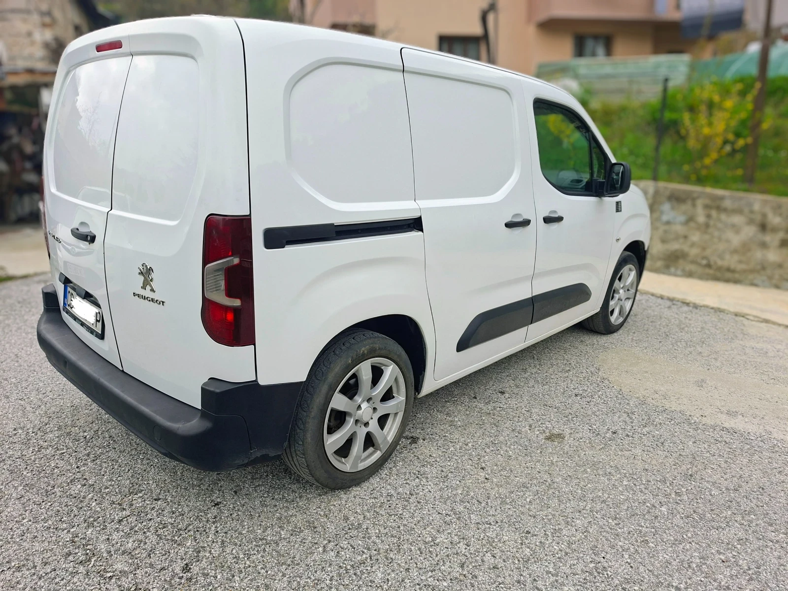 Peugeot Partner 1.5, снимка 5 - Автомобили и джипове - 54295627