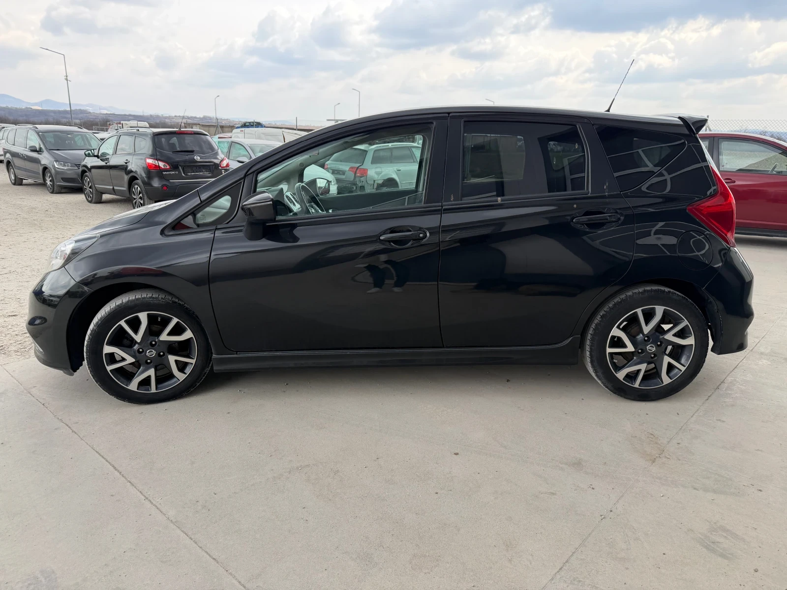 Nissan Note 1.2/80кс EVRO5b Климатик Сервизни Документи, снимка 4 - Автомобили и джипове - 54396298