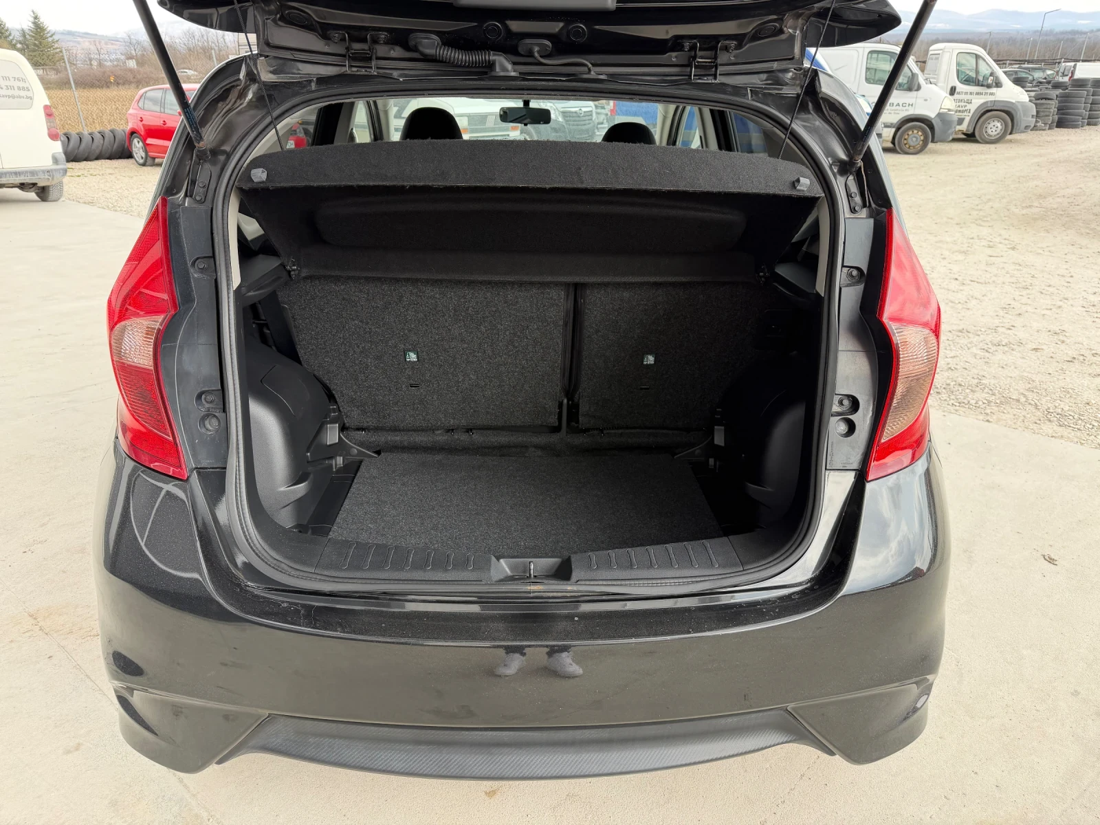 Nissan Note 1.2/80кс EVRO5b Климатик Сервизни Документи, снимка 12 - Автомобили и джипове - 54396298