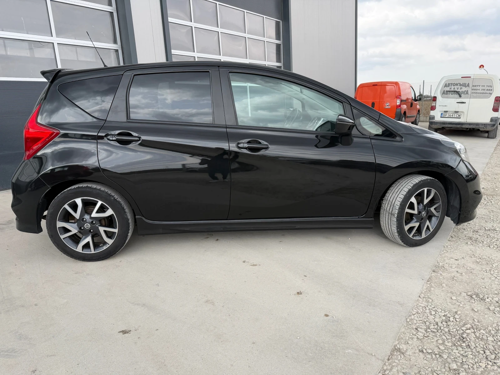 Nissan Note 1.2/80кс EVRO5b Климатик Сервизни Документи, снимка 8 - Автомобили и джипове - 54396298