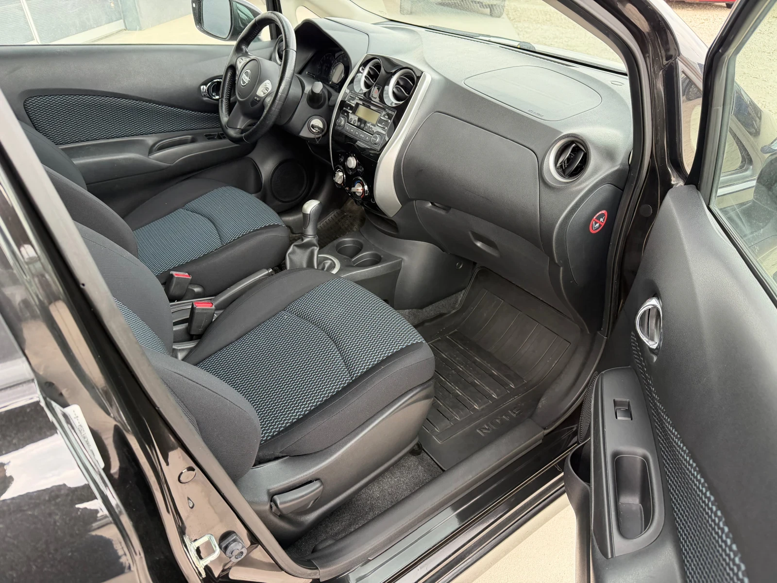 Nissan Note 1.2/80кс EVRO5b Климатик Сервизни Документи, снимка 14 - Автомобили и джипове - 54396298