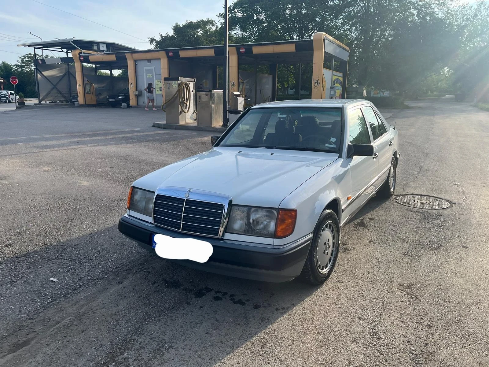 Mercedes-Benz 124