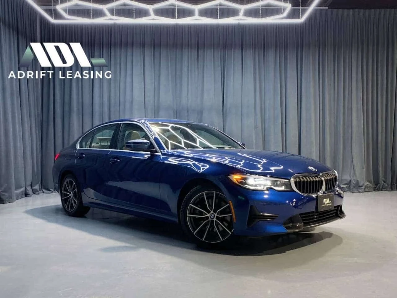 BMW 330 * Sedan * CARFAX * ЦЕНА ДО БГ, снимка 3 - Автомобили и джипове - 55153836