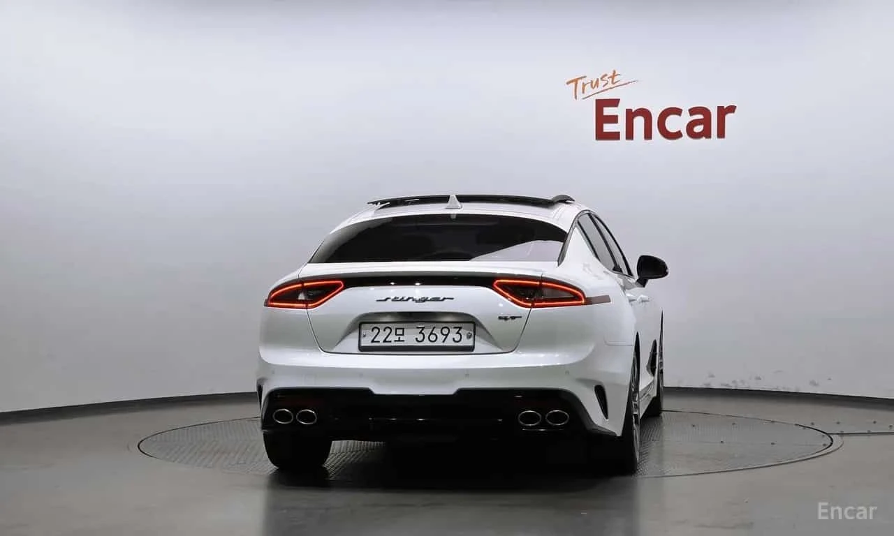Kia Stinger * 3.3 Turbo 2WD * CARFAX * ЦЕНА ДО БГ, снимка 4 - Автомобили и джипове - 55530554