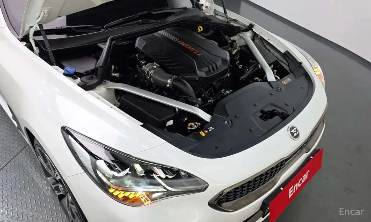 Kia Stinger * 3.3 Turbo 2WD * CARFAX * ЦЕНА ДО БГ, снимка 6 - Автомобили и джипове - 55530554