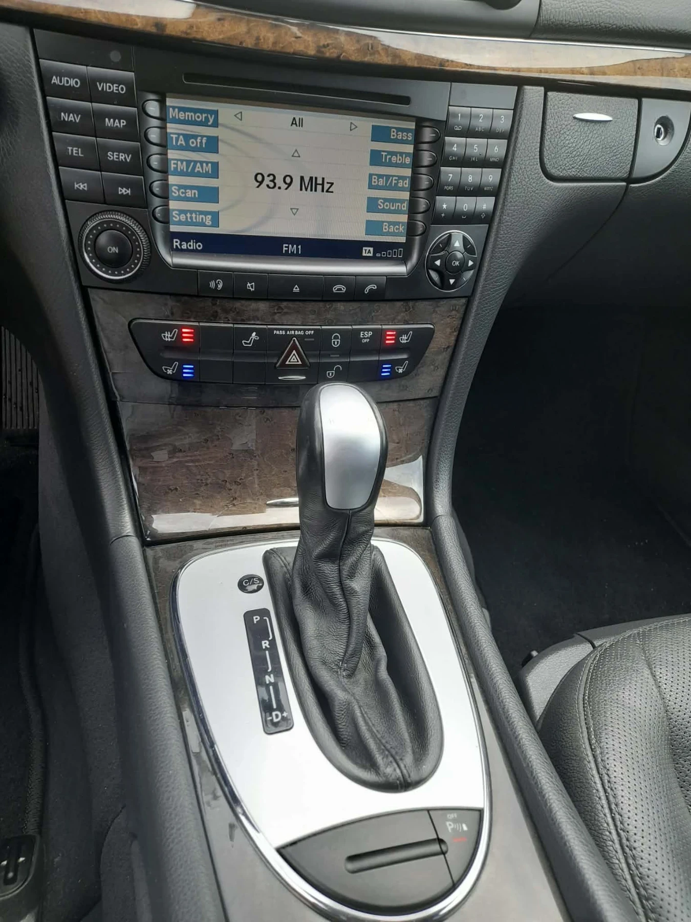 Mercedes-Benz E 320 W211 3.2 4matik ГАЗ-БЕНЗИН, снимка 4 - Автомобили и джипове - 55722291