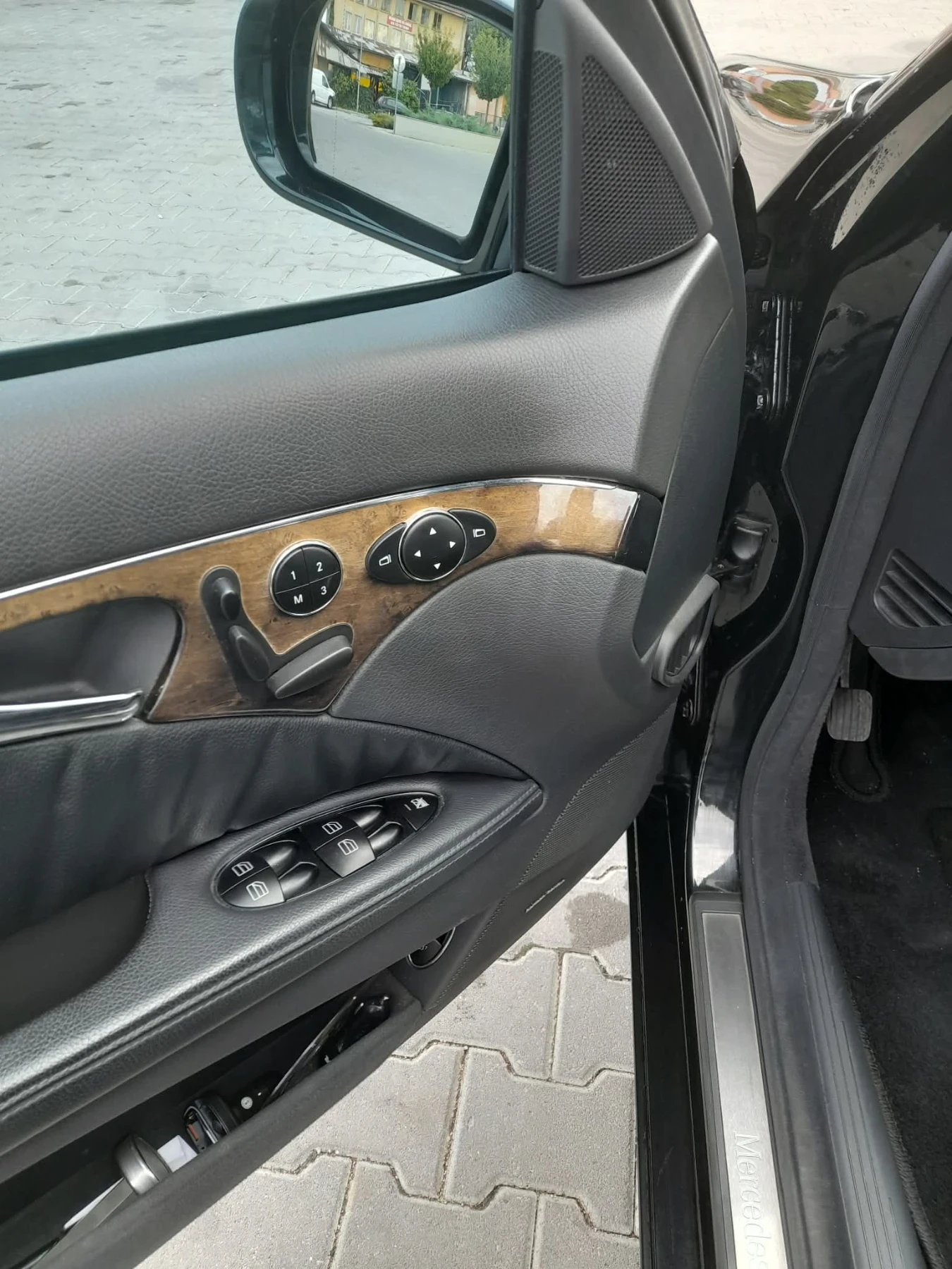 Mercedes-Benz E 320 W211 3.2 4matik ГАЗ-БЕНЗИН, снимка 6 - Автомобили и джипове - 55722291