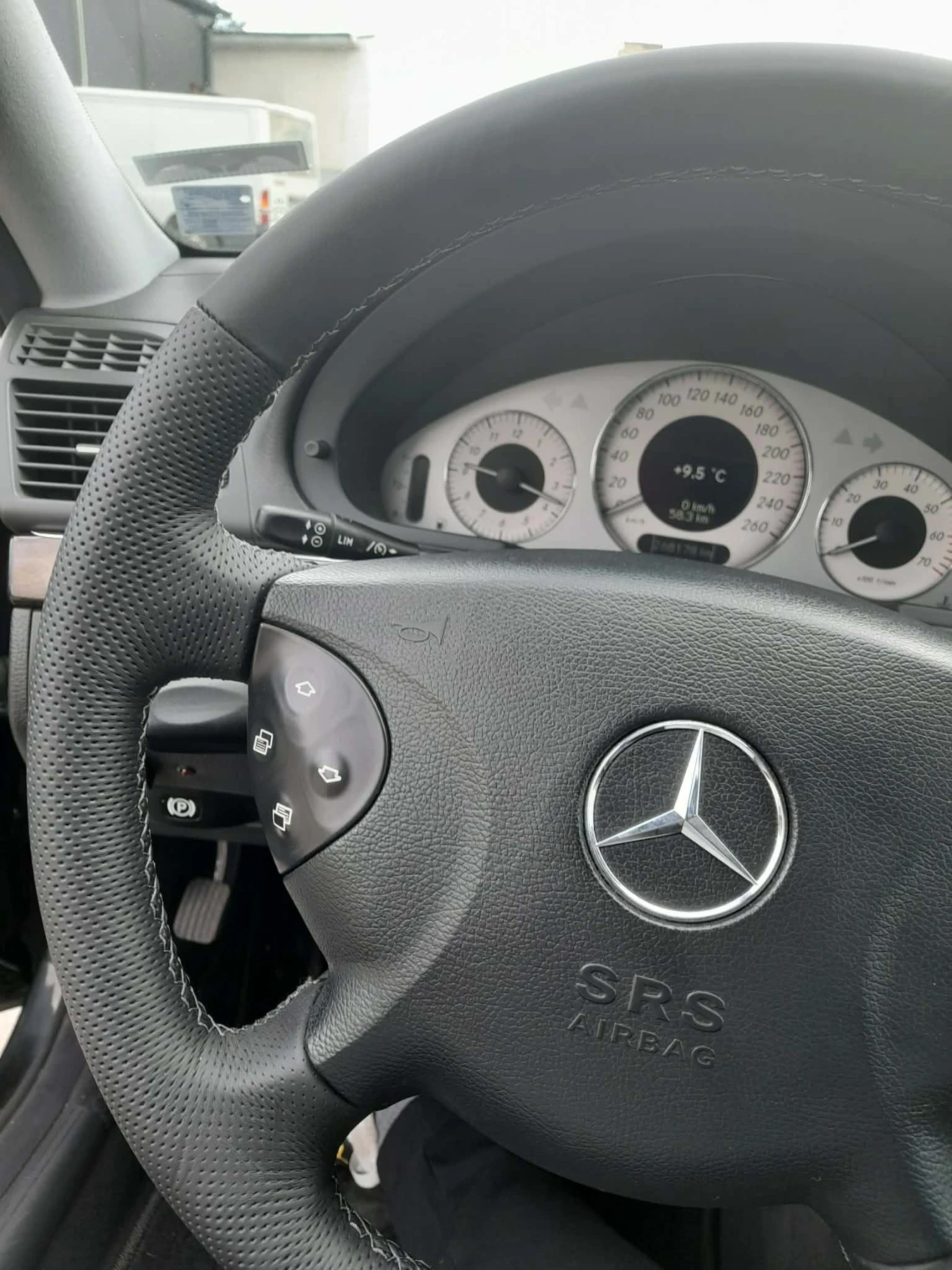 Mercedes-Benz E 320 W211 3.2 4matik ГАЗ-БЕНЗИН, снимка 11 - Автомобили и джипове - 55722291