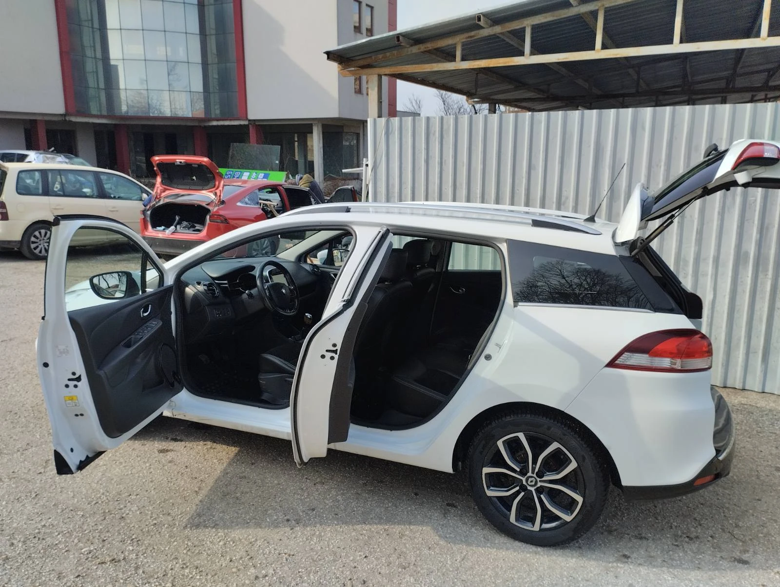 Renault Clio 1, 5 cdi, снимка 9 - Автомобили и джипове - 55752674