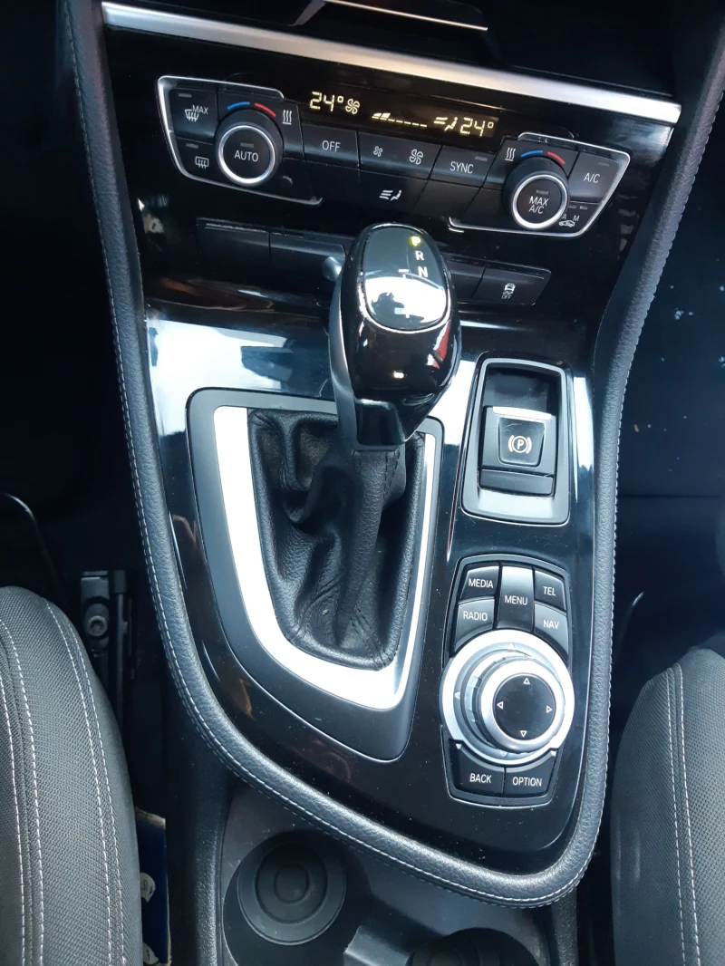 BMW 218 2.0d/150k.c/automat, снимка 12 - Автомобили и джипове - 52348405