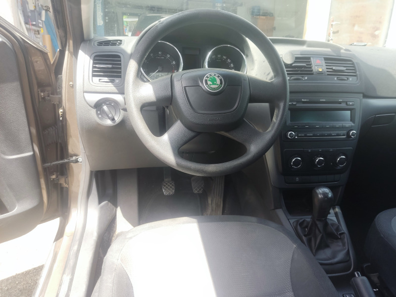 Skoda Yeti 1.2i turbo 110ks, снимка 13 - Автомобили и джипове - 46143737