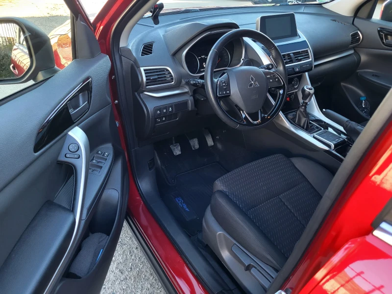 Mitsubishi Eclipse Cross 1.5 T-MIVEC, 163kc, отлично състояние ЛИЗИНГ, снимка 10 - Автомобили и джипове - 51360275