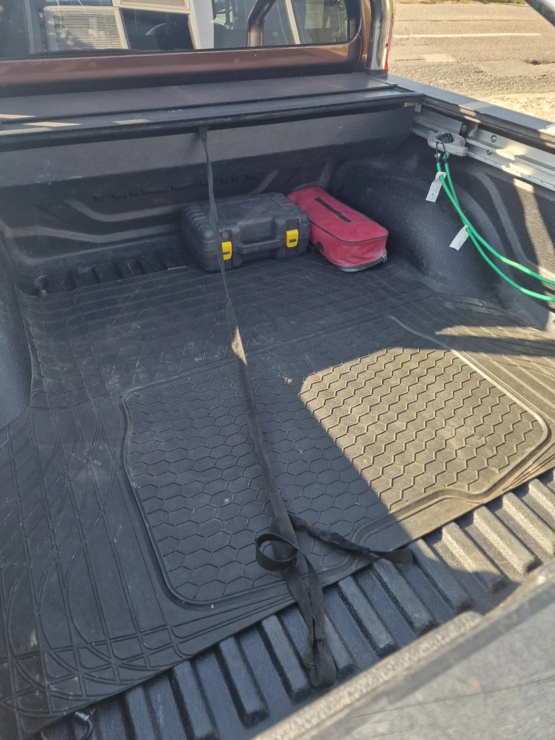 Nissan Navara, снимка 7 - Автомобили и джипове - 52825919