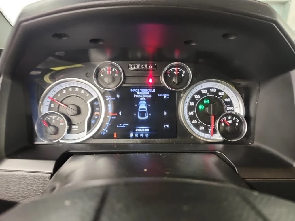 Dodge RAM 1500 * SPORT CREW CAB STD BED * CARFAX * БЕЗ ПЪРВОНАЧАЛ - изображение 8