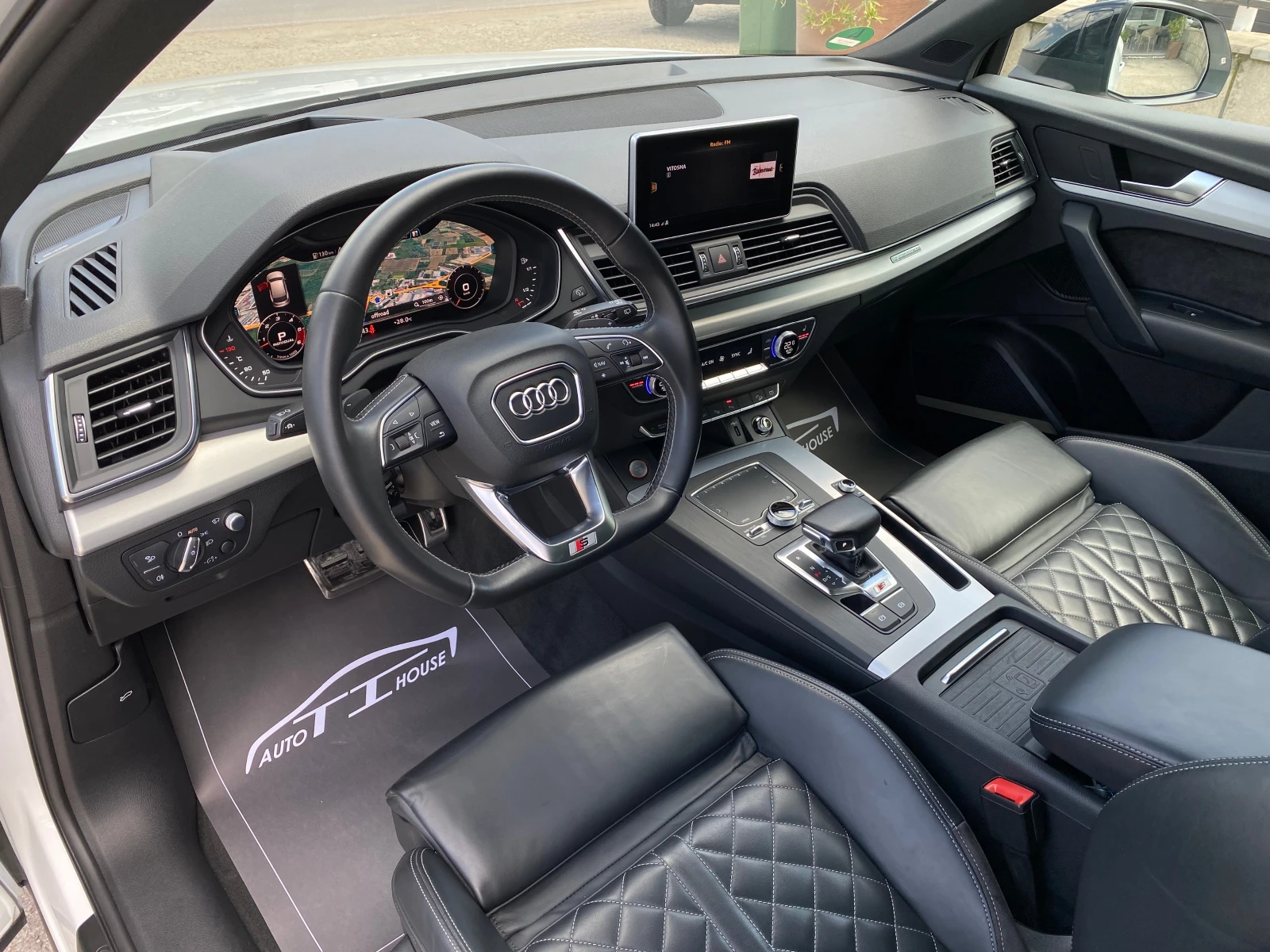 Audi SQ5 Key GO* Dis* Pano* Bang* Head Up* MAX FULL* , снимка 8 - Автомобили и джипове - 54520776