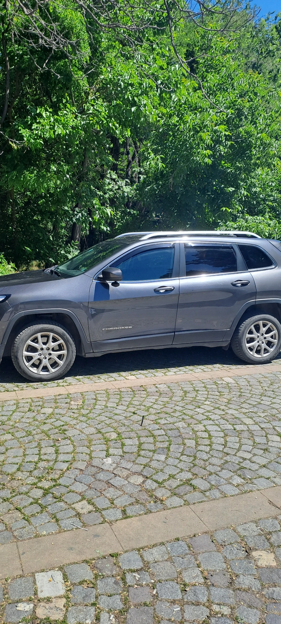 Jeep Cherokee, снимка 5 - Автомобили и джипове - 54715941