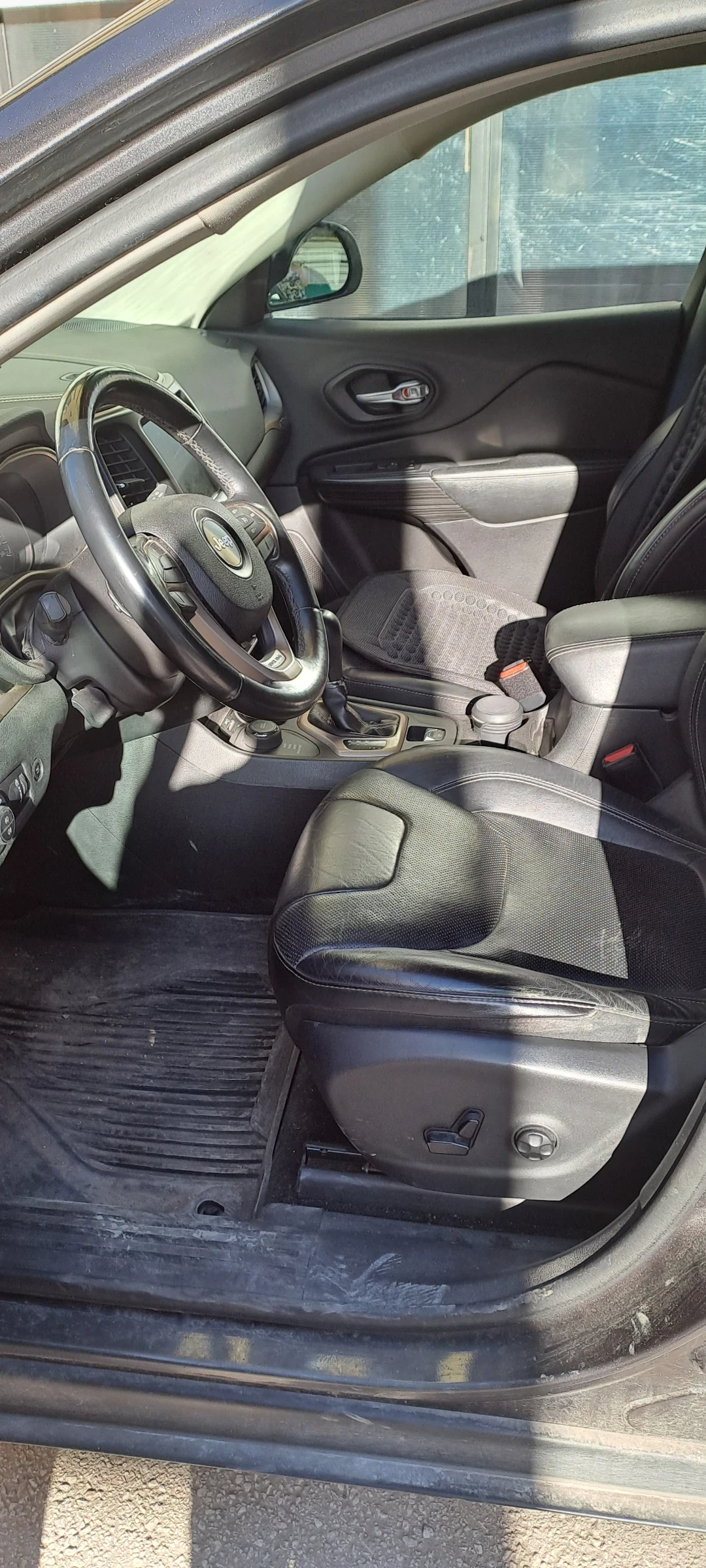 Jeep Cherokee, снимка 9 - Автомобили и джипове - 54715941