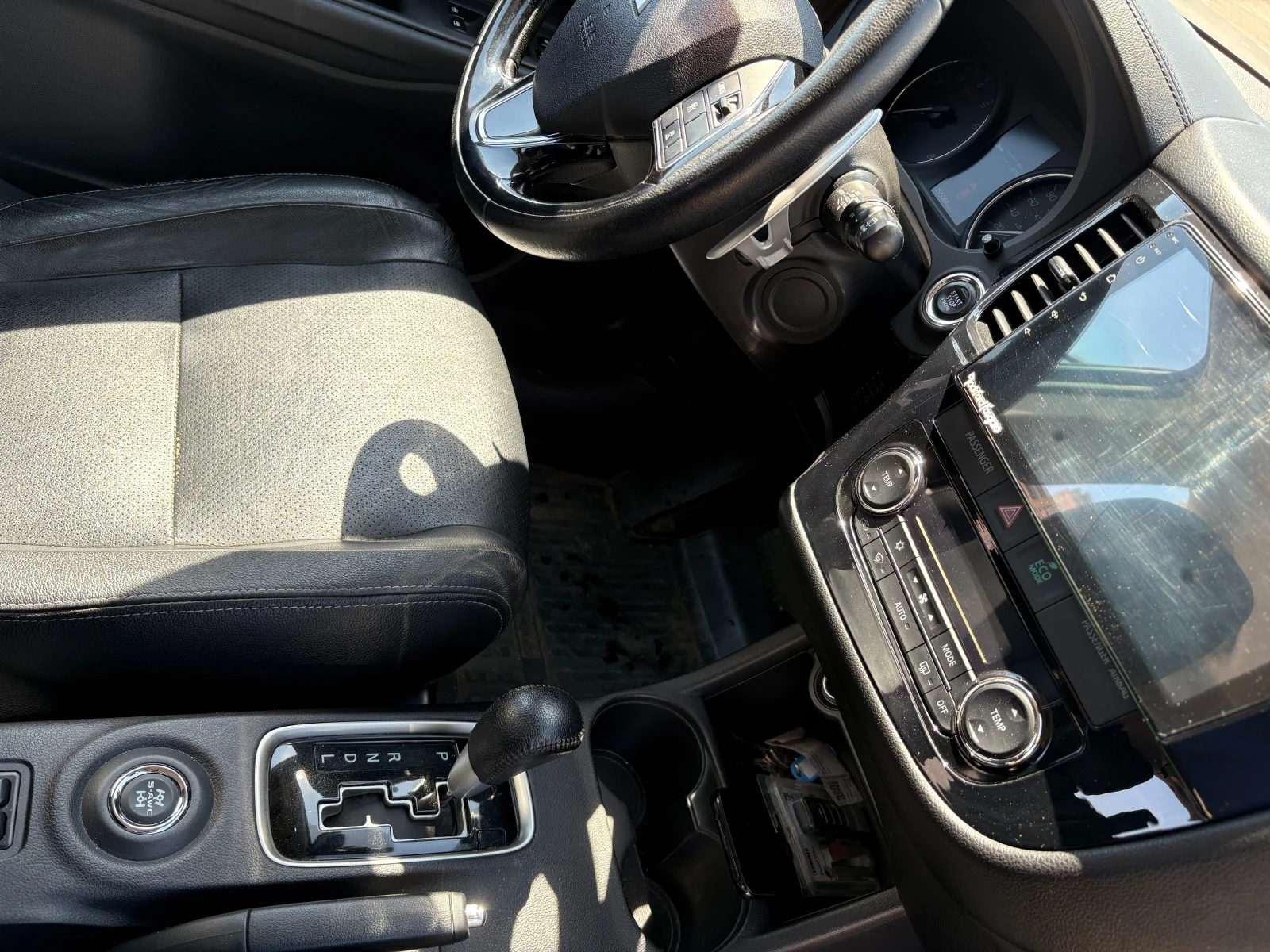 Mitsubishi Outlander 3.0GT Keyless 7места, снимка 12 - Автомобили и джипове - 54889462