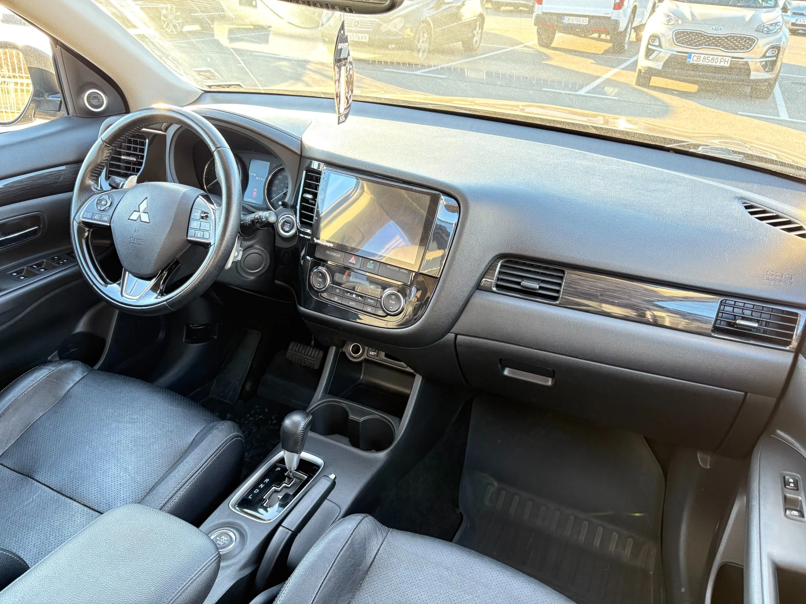 Mitsubishi Outlander 3.0GT Keyless 7места, снимка 11 - Автомобили и джипове - 54889462