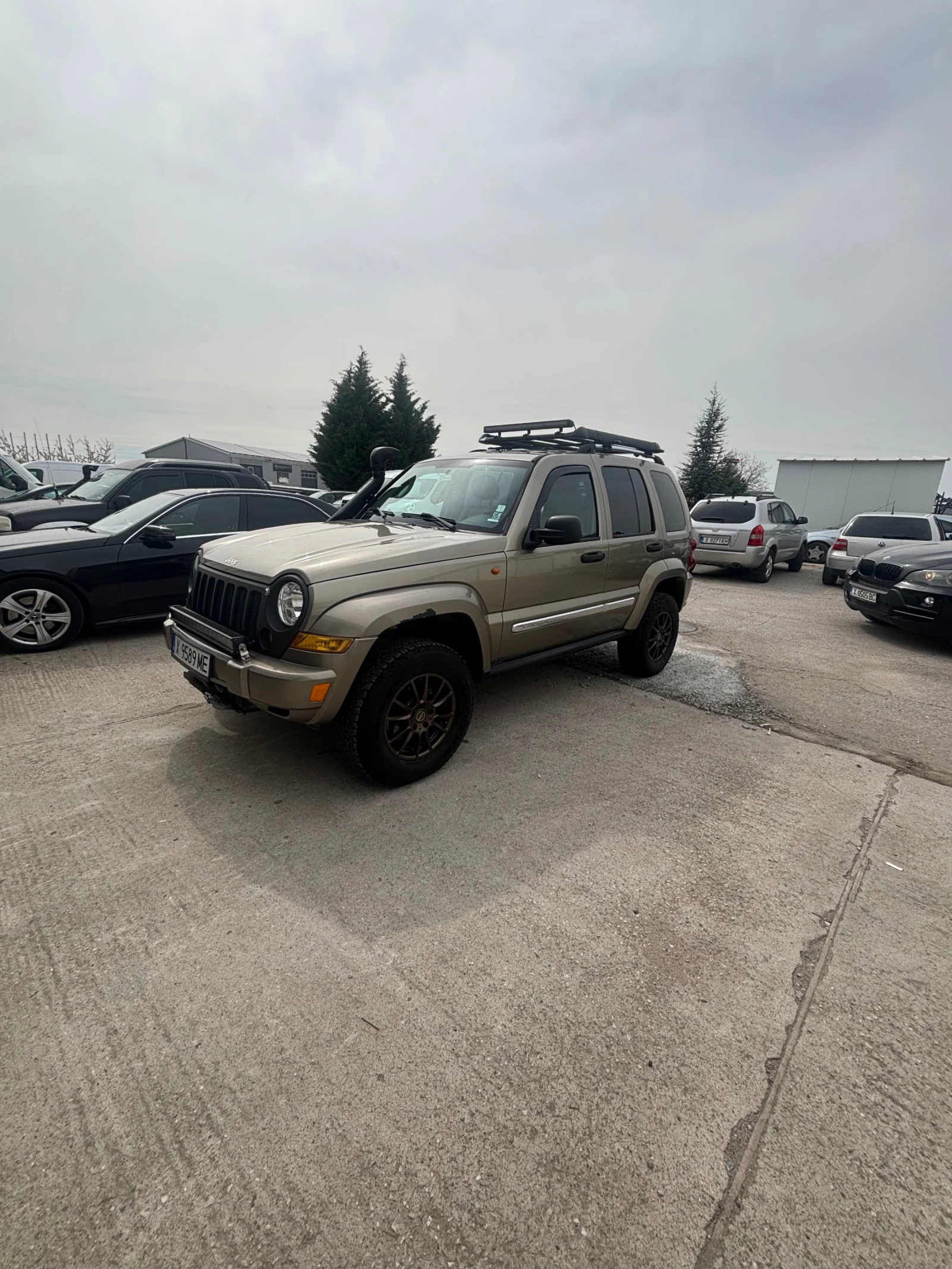 Jeep Cherokee, снимка 3 - Автомобили и джипове - 54985666