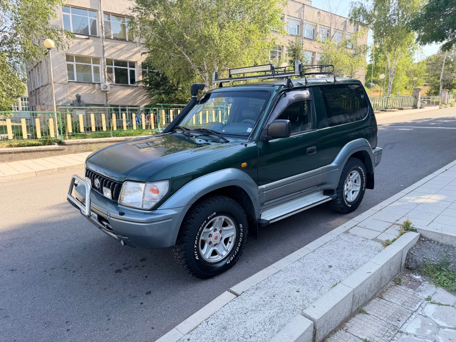Toyota Land cruiser 3.0 TD, снимка 2 - Автомобили и джипове - 55125160
