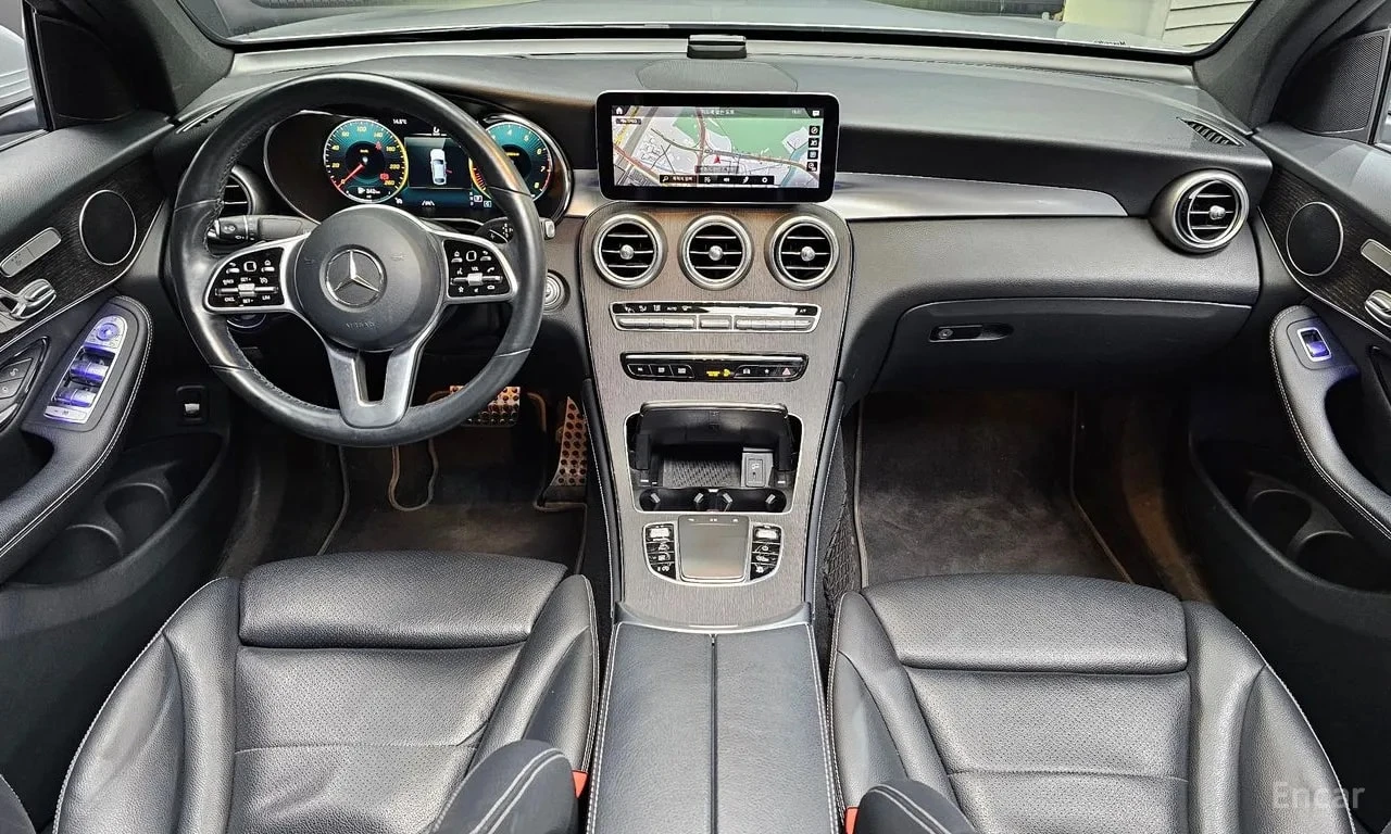 Mercedes-Benz GLC 300 АМГ ПАКЕТ/4MATIC Coupe/ДИГ.КМ./ПАНОРАМА/ДИСТРОНИК/, снимка 7 - Автомобили и джипове - 56081705