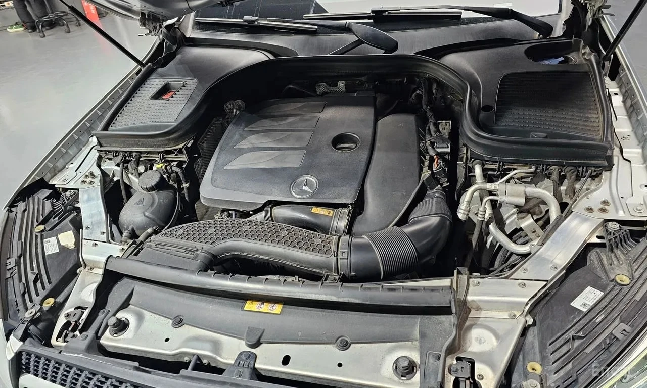 Mercedes-Benz GLC 300 АМГ ПАКЕТ/4MATIC Coupe/ДИГ.КМ./ПАНОРАМА/ДИСТРОНИК/, снимка 6 - Автомобили и джипове - 56081705