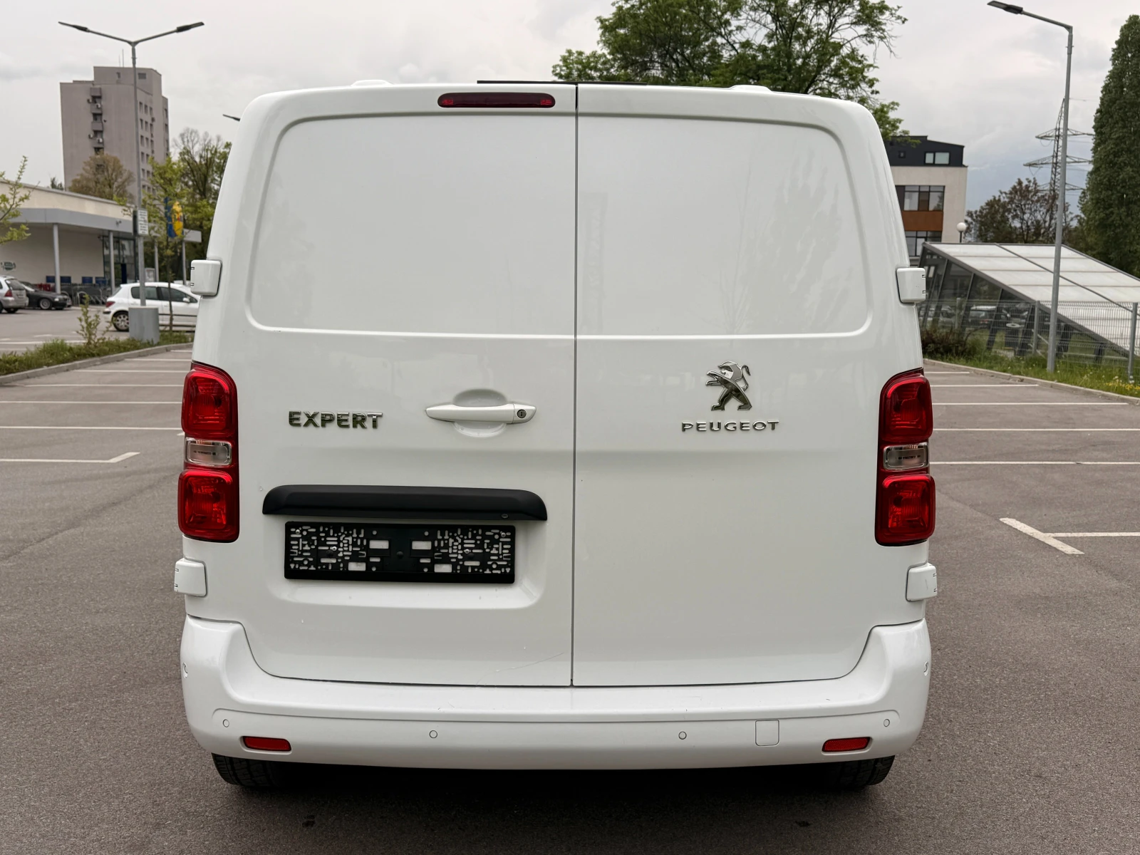Peugeot Expert 2.0HDI* NAVI* КАМЕРА* CARPLAY* , снимка 5 - Бусове и автобуси - 54482237