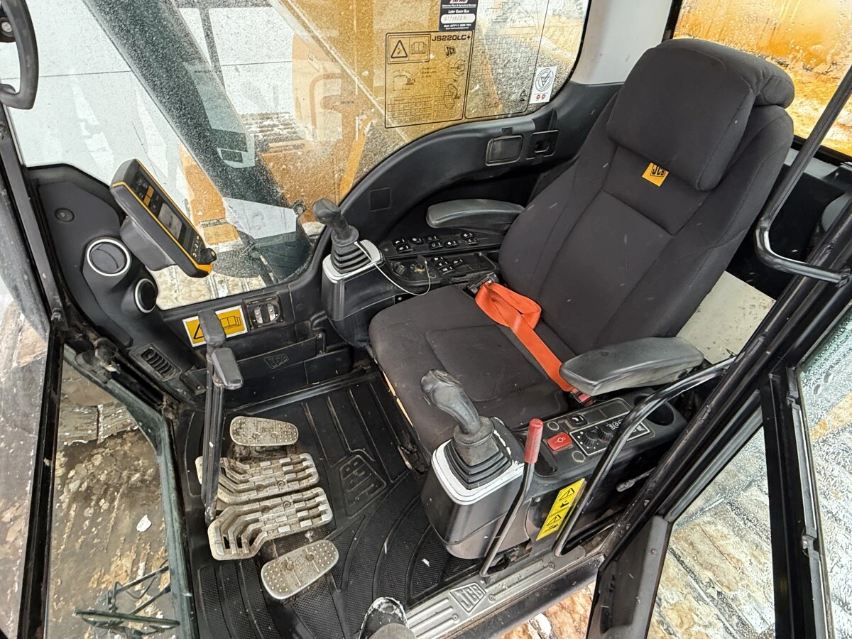 Багер JCB JS220LC, снимка 4 - Индустриална техника - 53947795