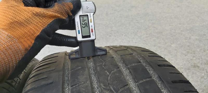 Гуми Летни 225/40R18, снимка 5 - Гуми и джанти - 33033810