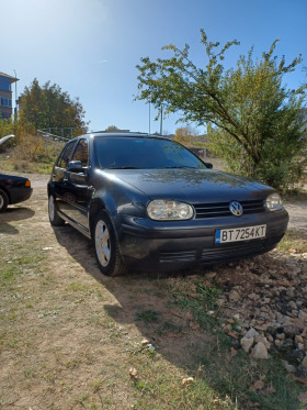 VW Golf, снимка 1 - Автомобили и джипове - 46010530