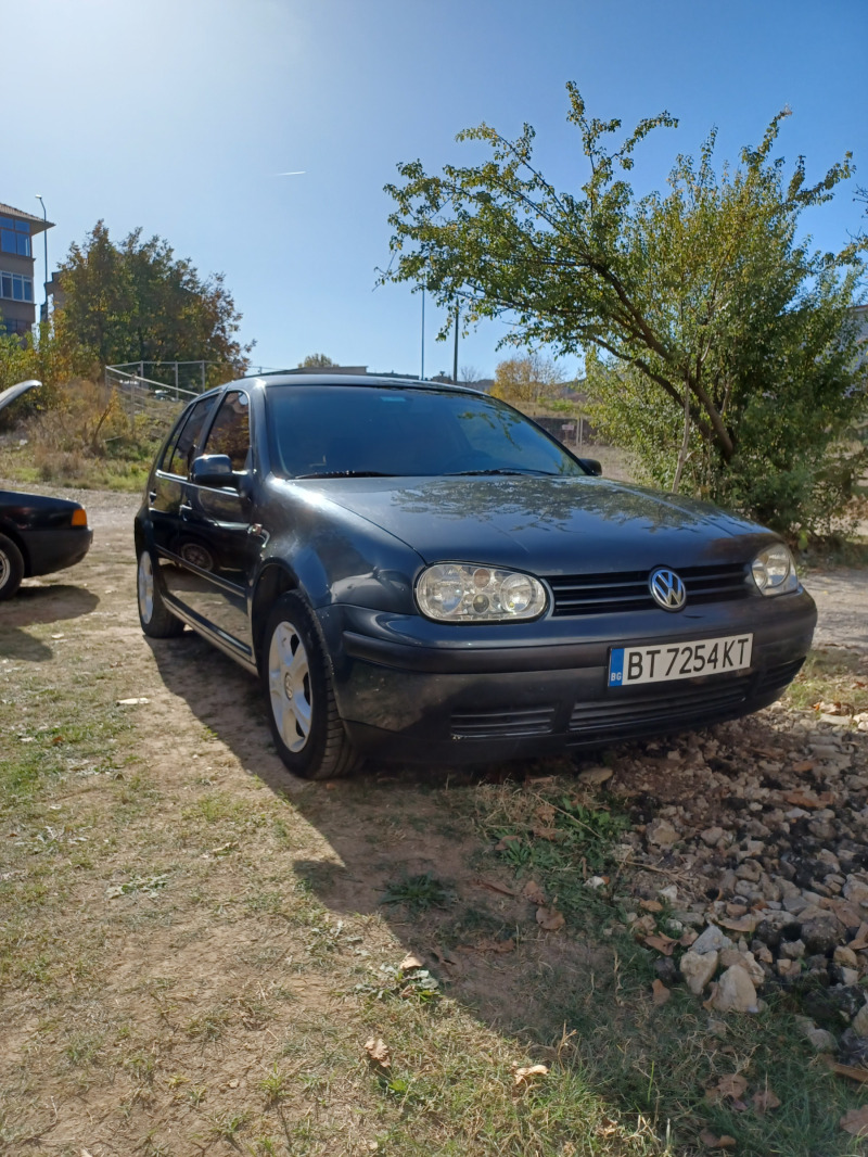 VW Golf 1.6SR