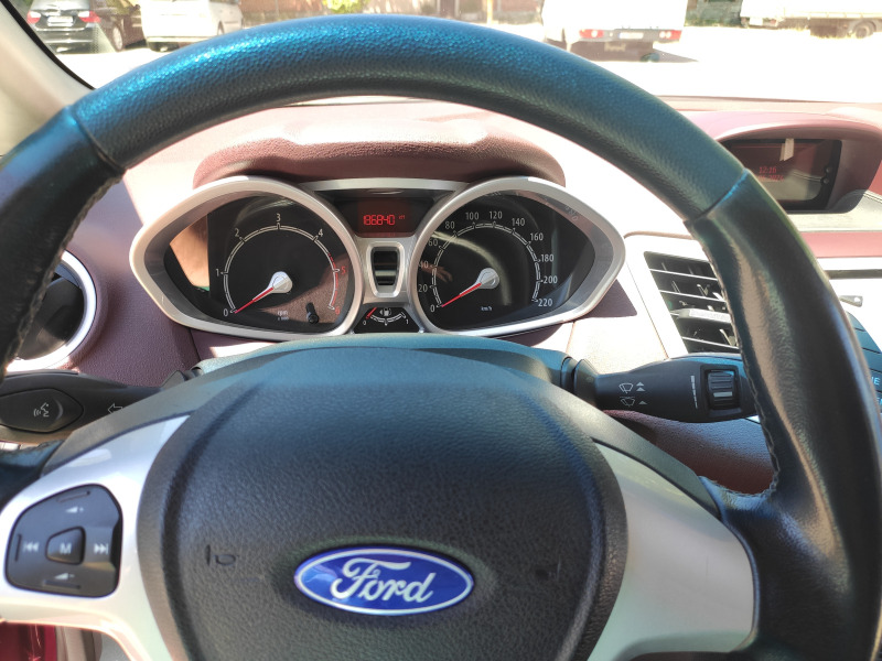 Ford Fiesta 1, 6 TDCI, снимка 5 - Автомобили и джипове - 46413714
