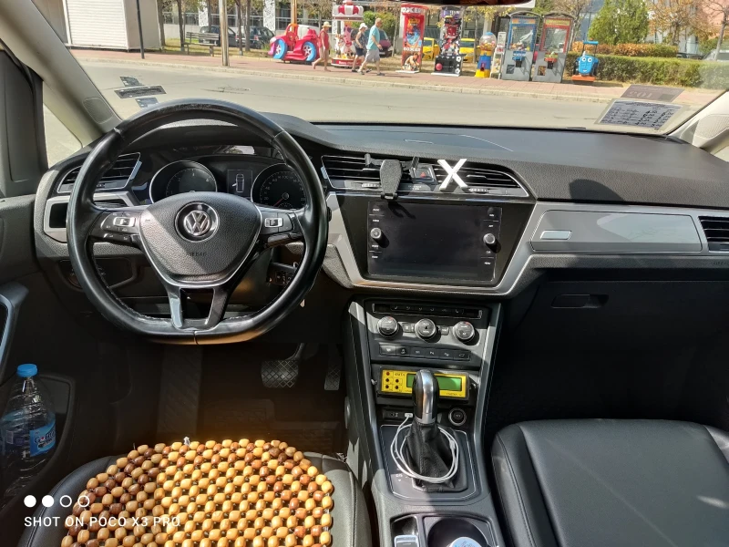 VW Touran 2.0 TDI, снимка 5 - Автомобили и джипове - 47308725