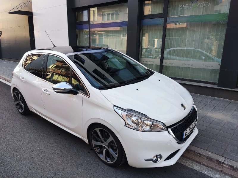 Peugeot 208, снимка 2 - Автомобили и джипове - 48359334