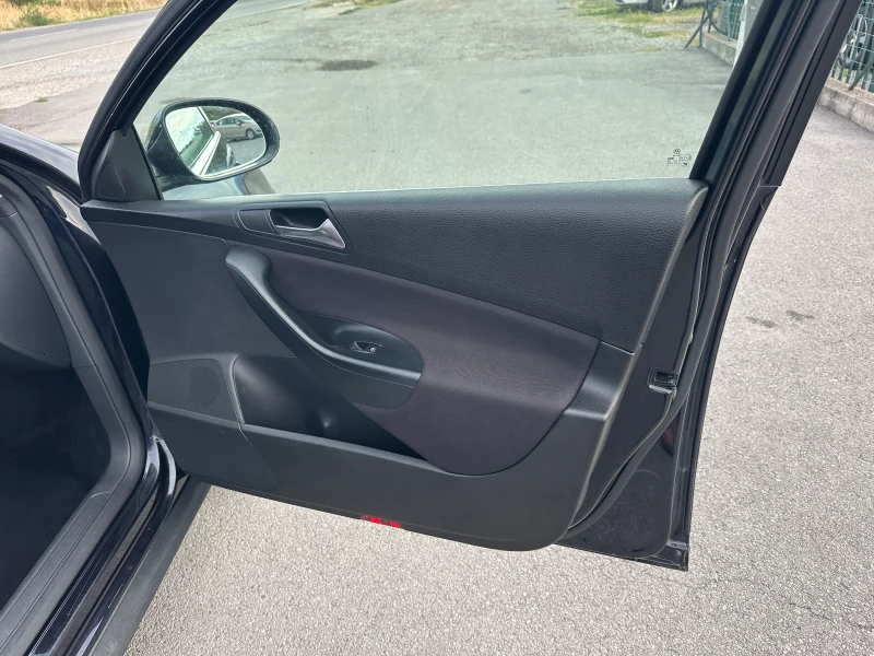 VW Passat 2.0 TDI, снимка 10 - Автомобили и джипове - 51881432
