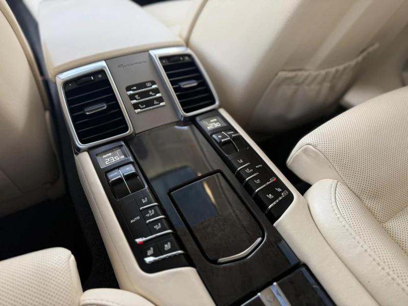 Porsche Panamera Ceramic KAТО НОВА TURBO S!, снимка 10 - Автомобили и джипове - 52570050