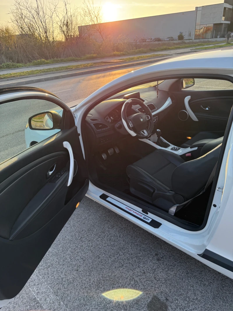 Renault Megane 1.9 dci, снимка 5 - Автомобили и джипове - 52890823