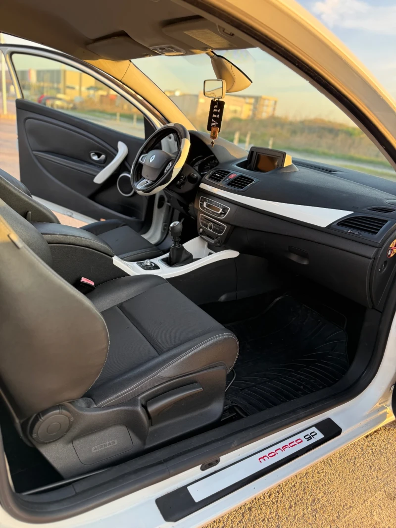 Renault Megane 1.9 dci, снимка 9 - Автомобили и джипове - 52890823