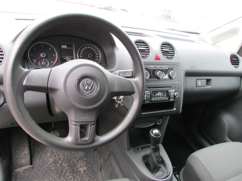 VW Caddy 1.6 tdi, Maxi , Сервизна история!, снимка 8 - Автомобили и джипове - 53270977