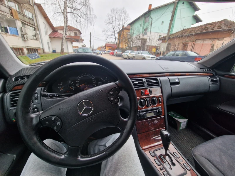 Mercedes-Benz E 270 CDI, снимка 5 - Автомобили и джипове - 53436287