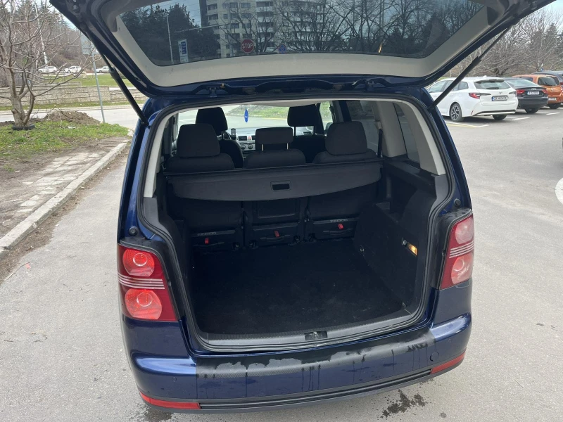VW Touran 1.6MPI-102kc, снимка 14 - Автомобили и джипове - 53581952