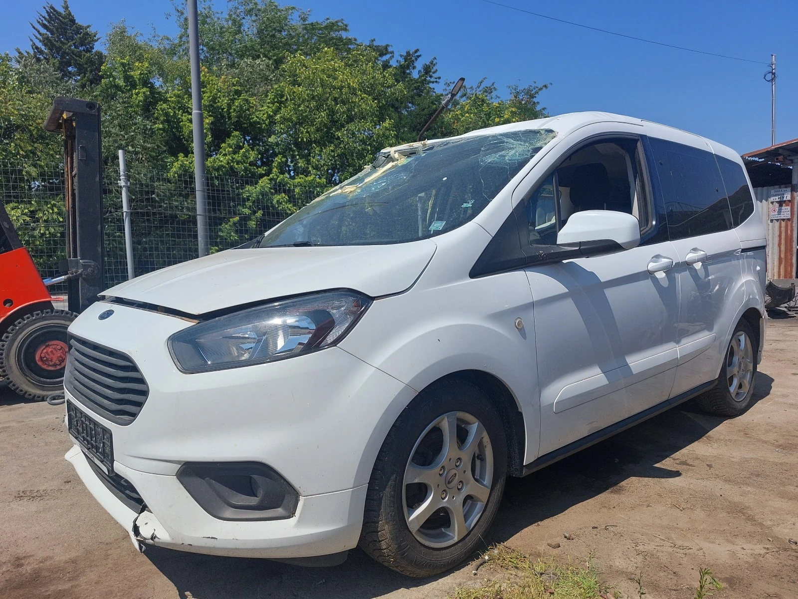 Ford Courier Facelift 1.5 TDCi с код XXCC - изображение 3