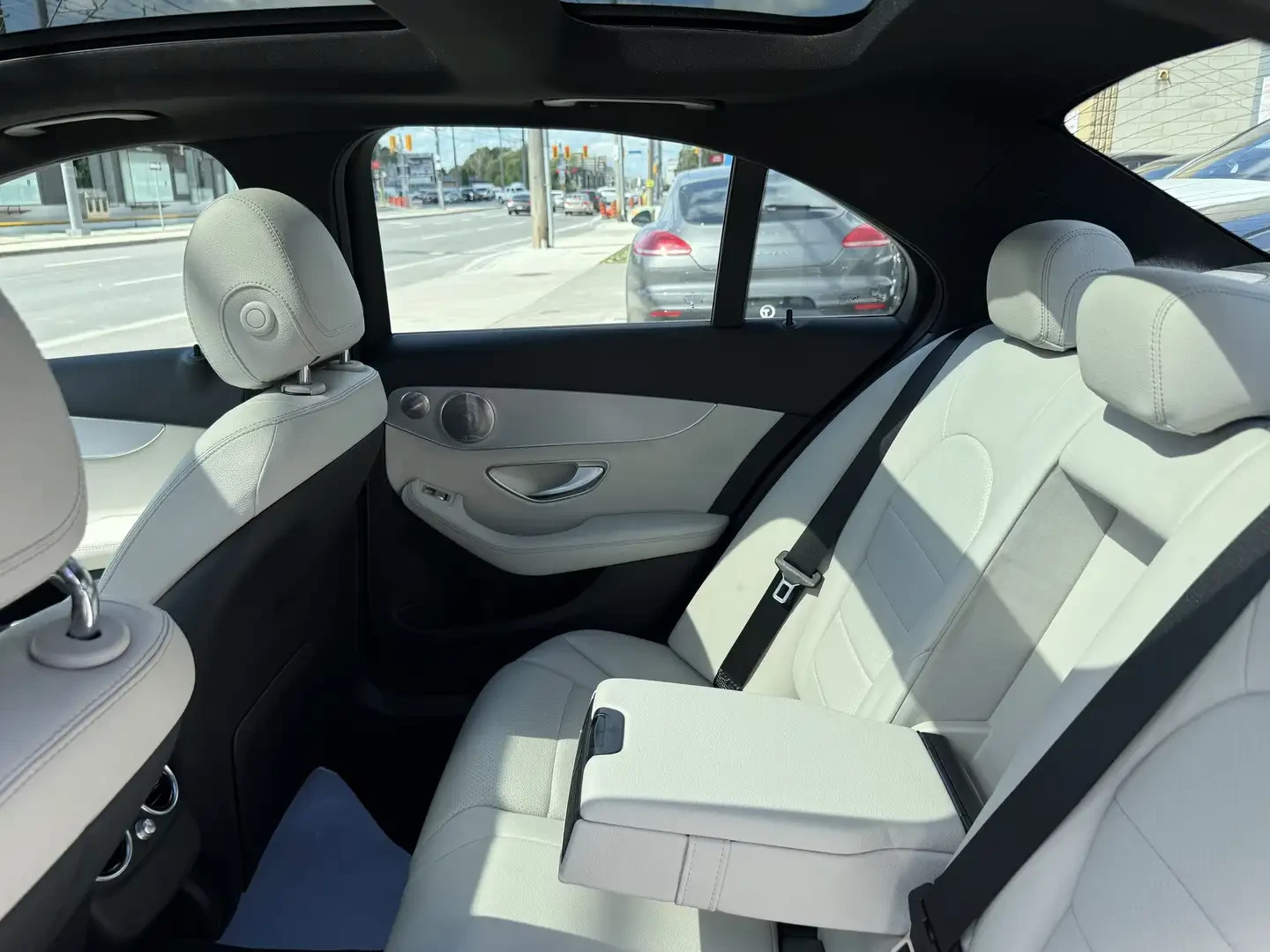 Mercedes-Benz C 300 AMG, BURMESTER, PANORAMA, NAPPA, AMBIENT, KEYLES,  | Mobile.bg   14