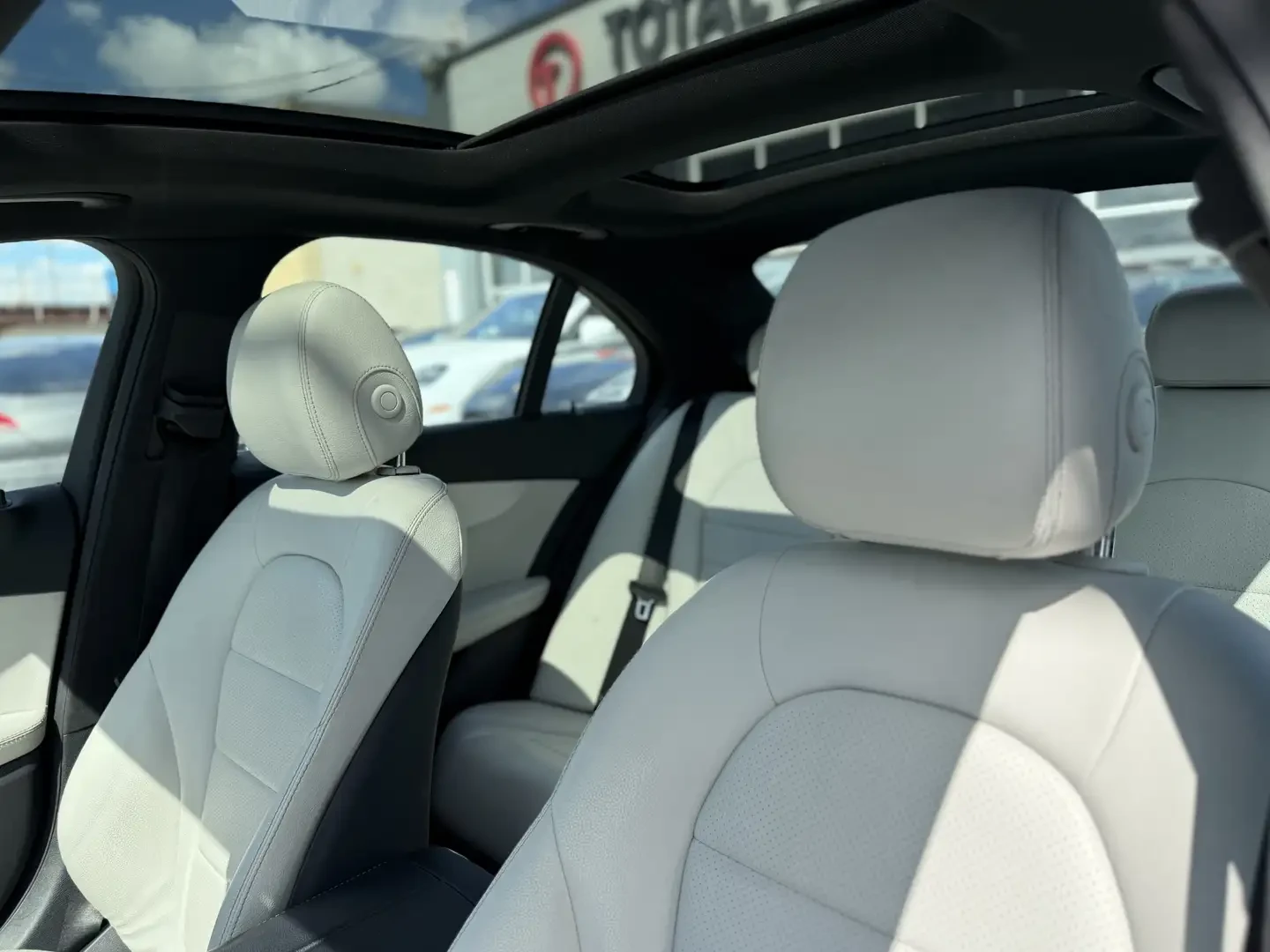 Mercedes-Benz C 300 AMG, BURMESTER, PANORAMA, NAPPA, AMBIENT, KEYLES,  | Mobile.bg   12