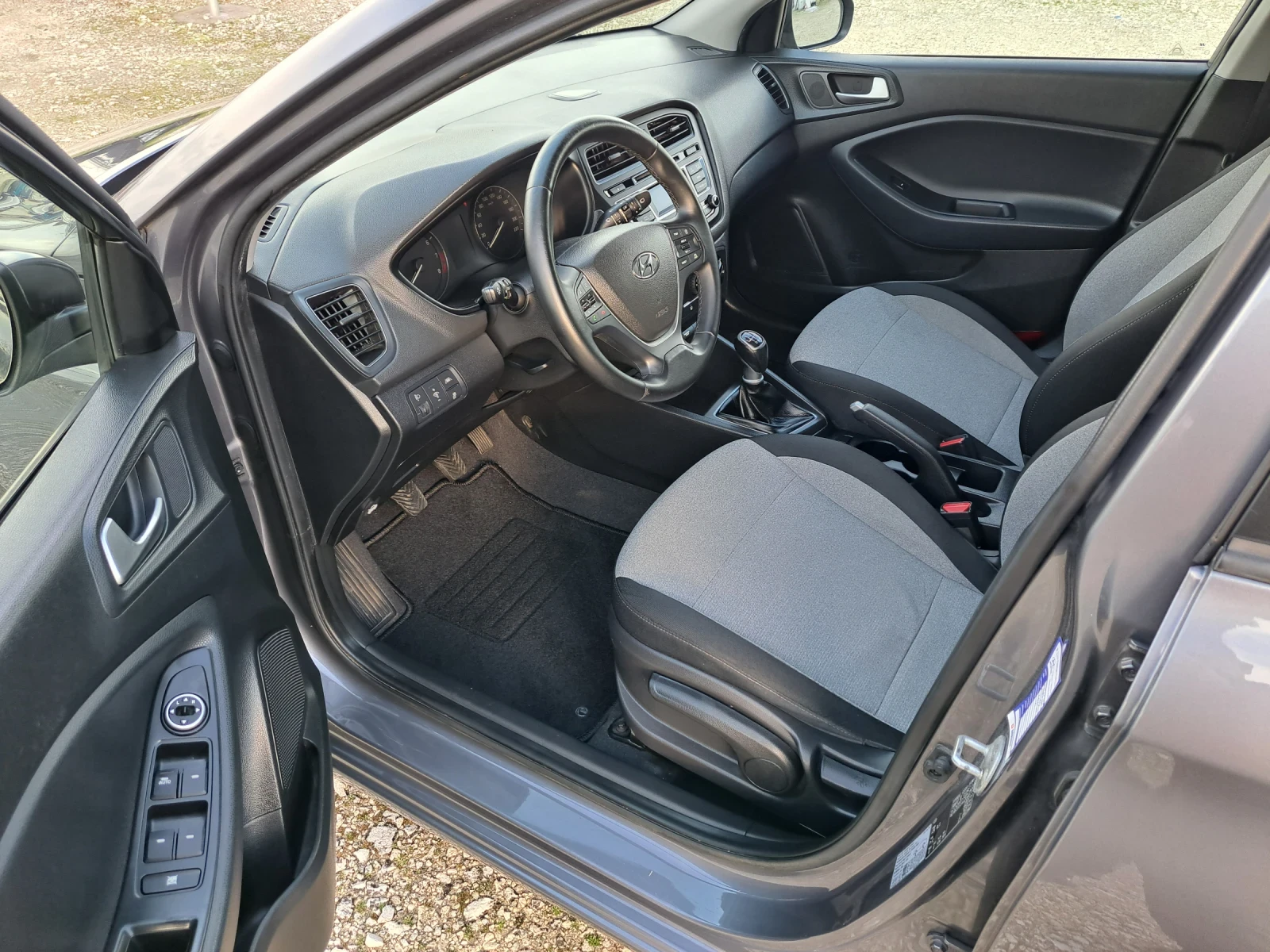 Hyundai I20 1.4 i  100k.c - изображение 9