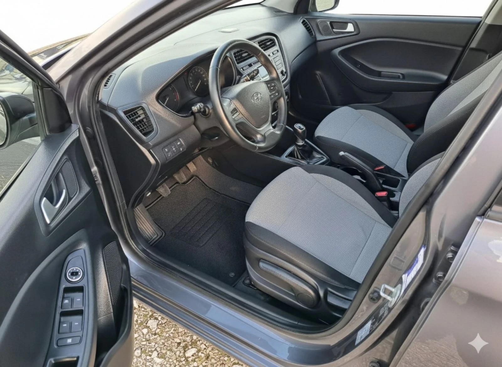 Hyundai I20 1.4 i  100k.c | Mobile.bg � ����������� 9